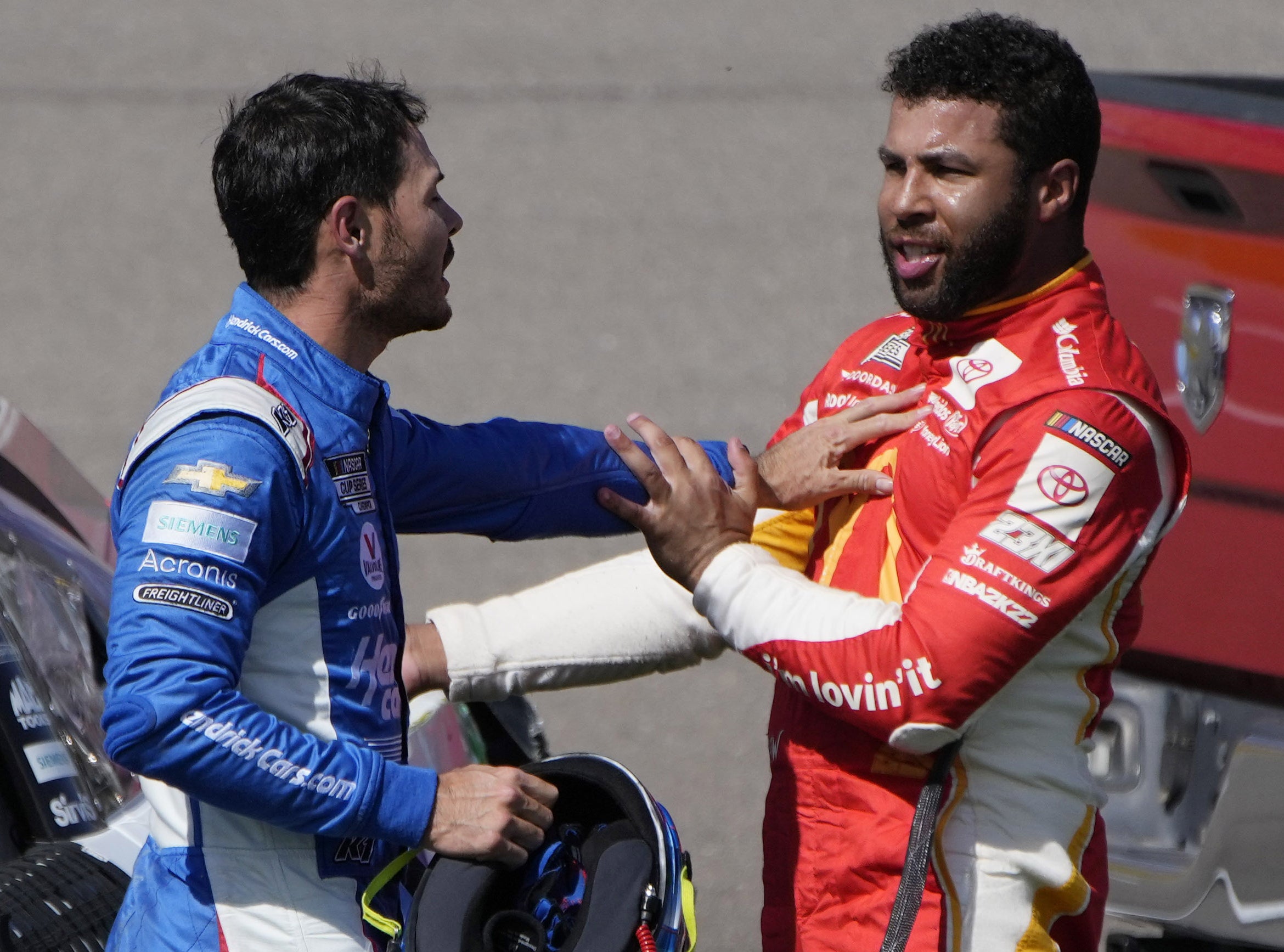 NASCAR FIGHT: Bubba Wallace goes after Kyle Larson