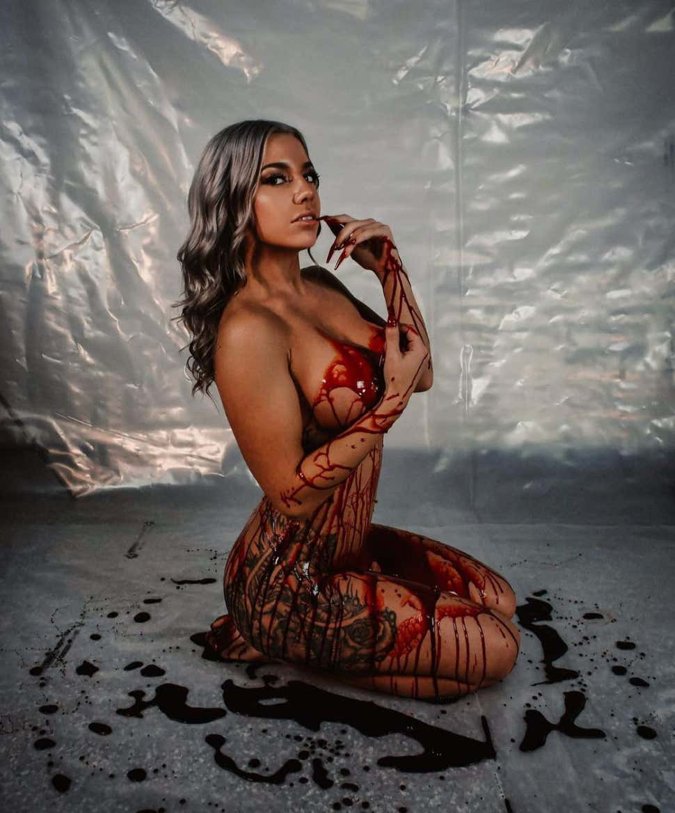 Barstool Smokeshows Halloween Tuesday Round Up