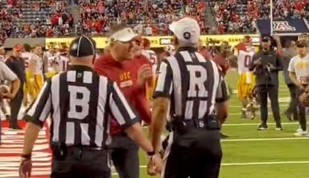 WATCH: Lincoln Riley Goes NUTS On Refs After They Cost USC A Field Goal Attempt Before Halftime