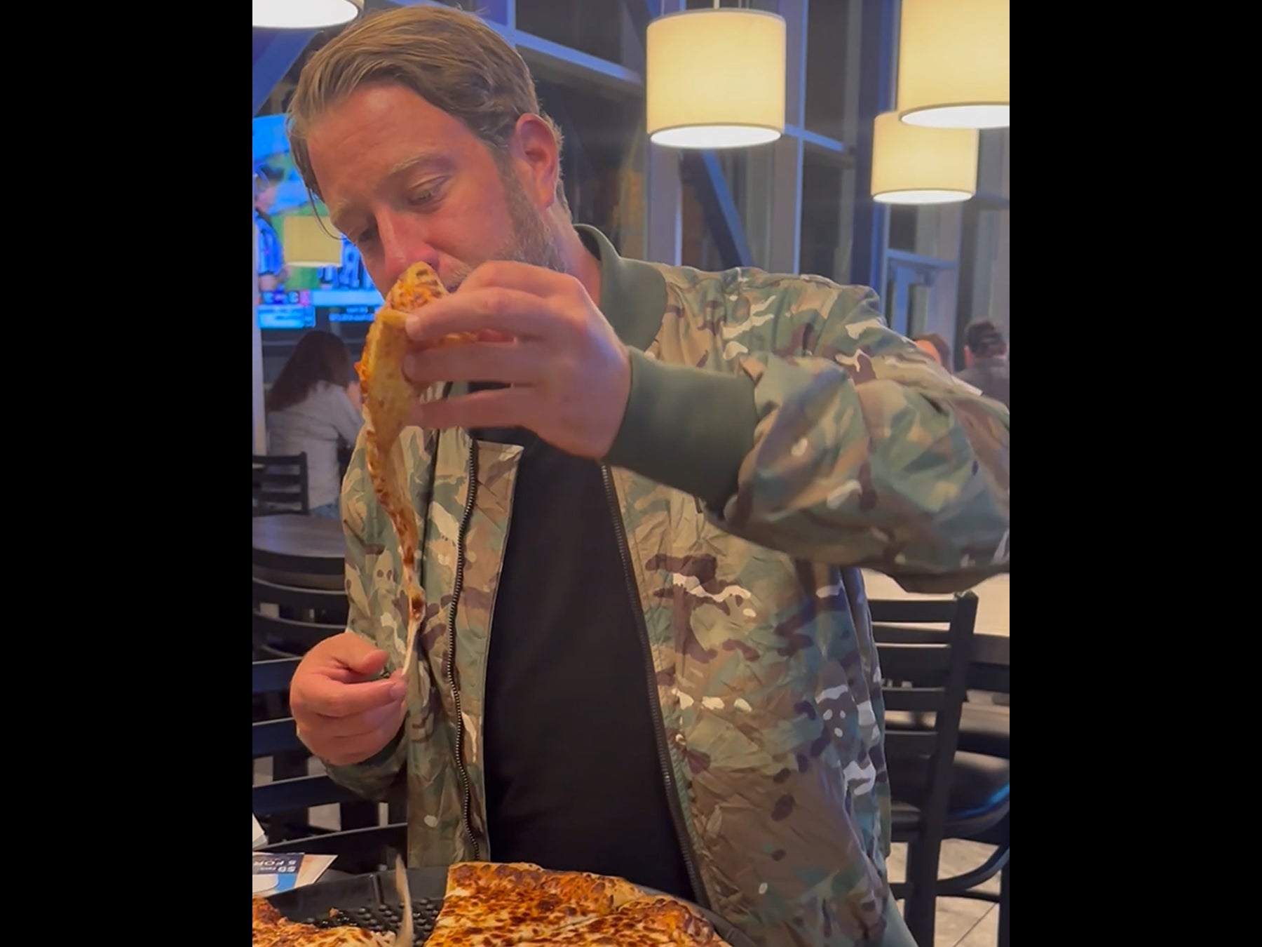 Barstool Pizza Review - LexLive (Lexington, KY)