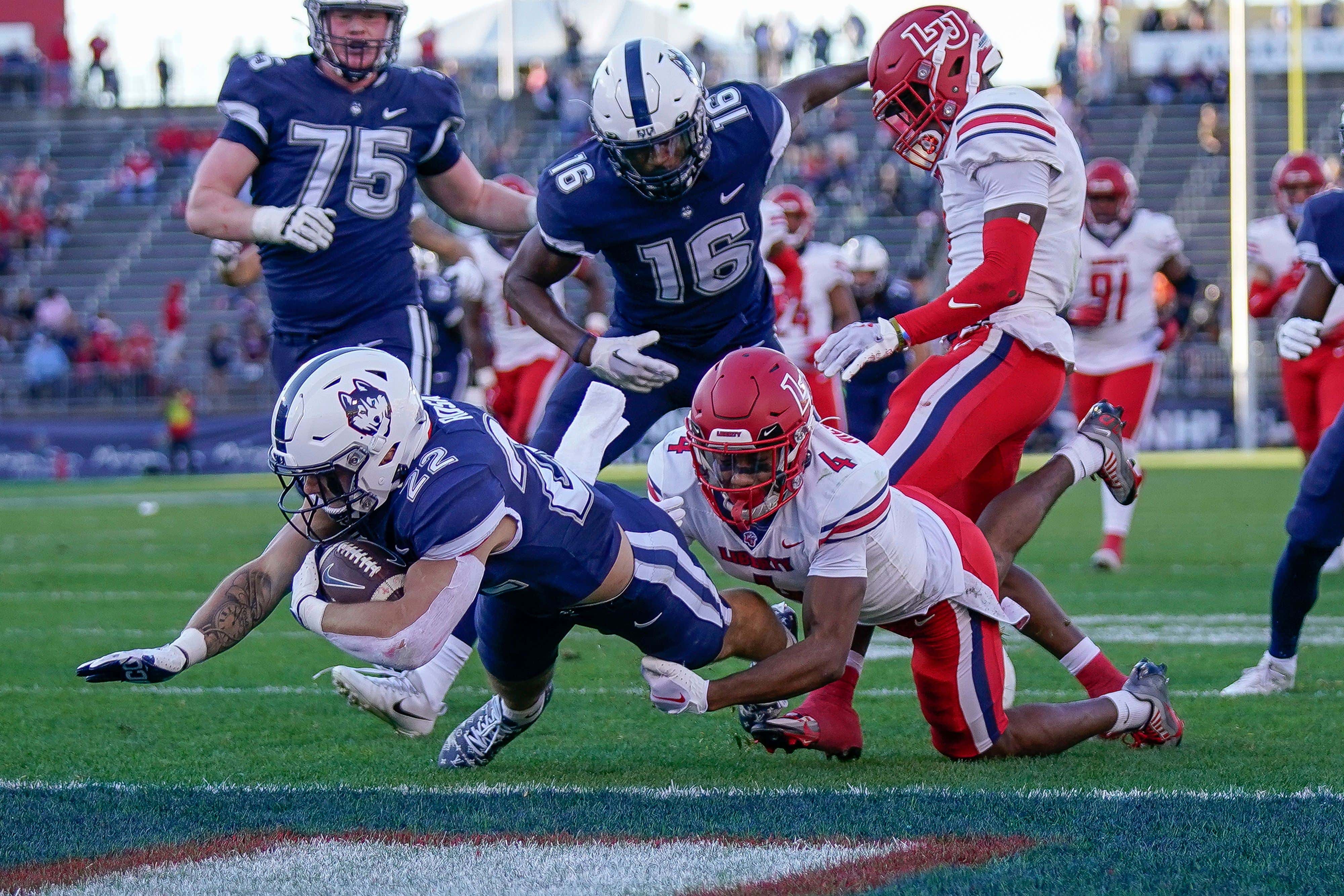 We Live In An Alternate Universe Where UCONN Football Is Bowl Eligible After Pulling Off A Huge Upset Over Liberty