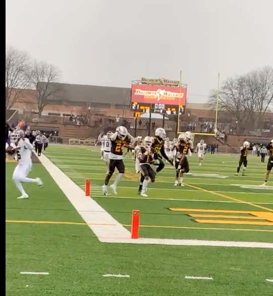 D3 Powerhouse Mount Union Gets A Bounce From The Football Gods Off A Defender's Head To Win