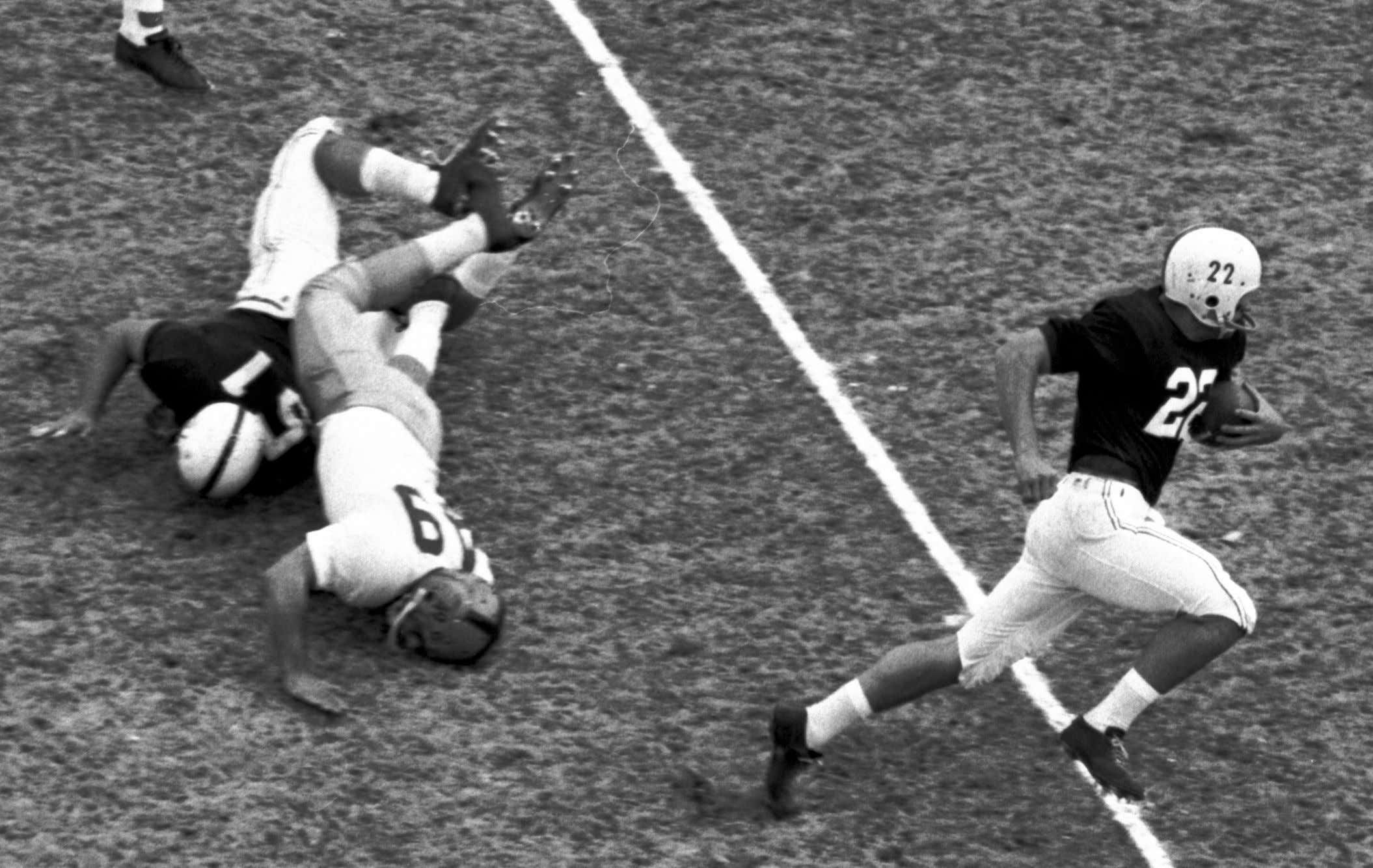 On This Date in Sports November 16, 1957: Streak Busters