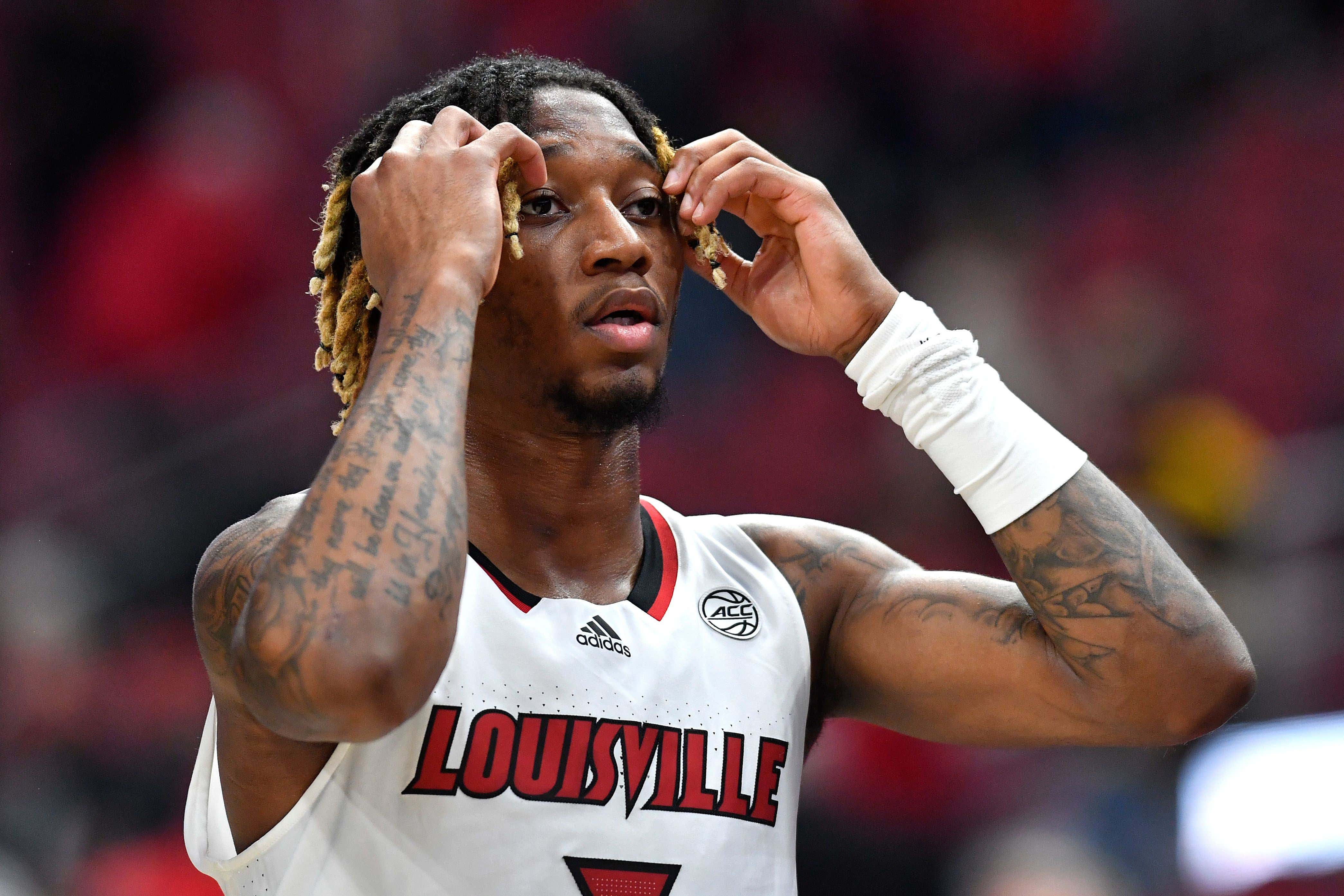 Don't Let Syracuse's Embarrassing Tweet After Losing To Colgate Distract You From The Joke That Is Louisville Basketball
