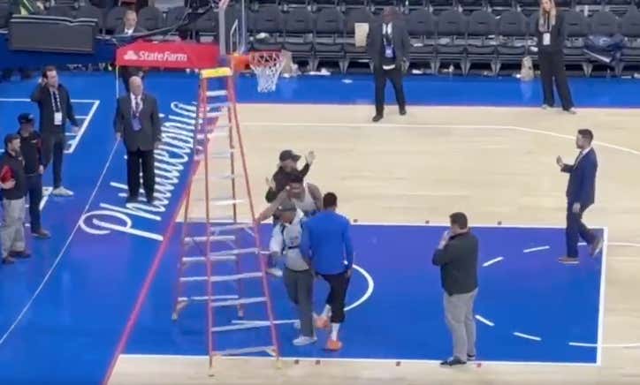 Giannis Freaked Out On A Sixers Employee And Tossed a Ladder While Trying To Practice His Free Throws After Choking From The Line Tonight