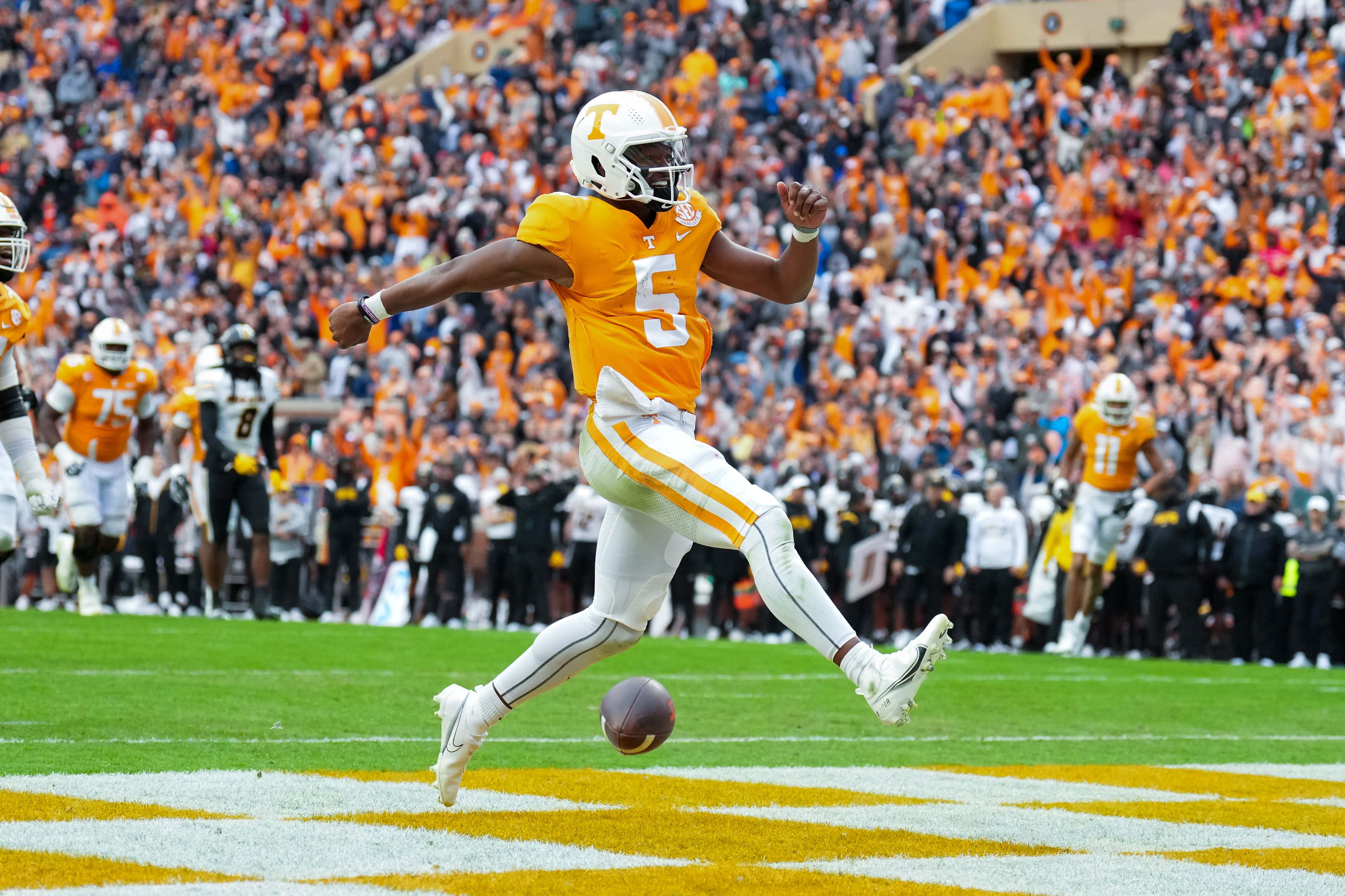 Hendon Hooker Not Being A Heisman Finalist Is Sickening And A Disgrace To The Award