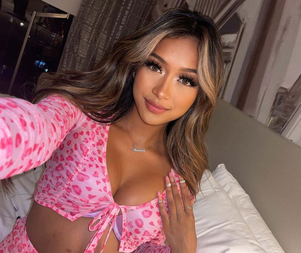 Barstool Chicago's Local Smokeshow Of The Day - Jessica