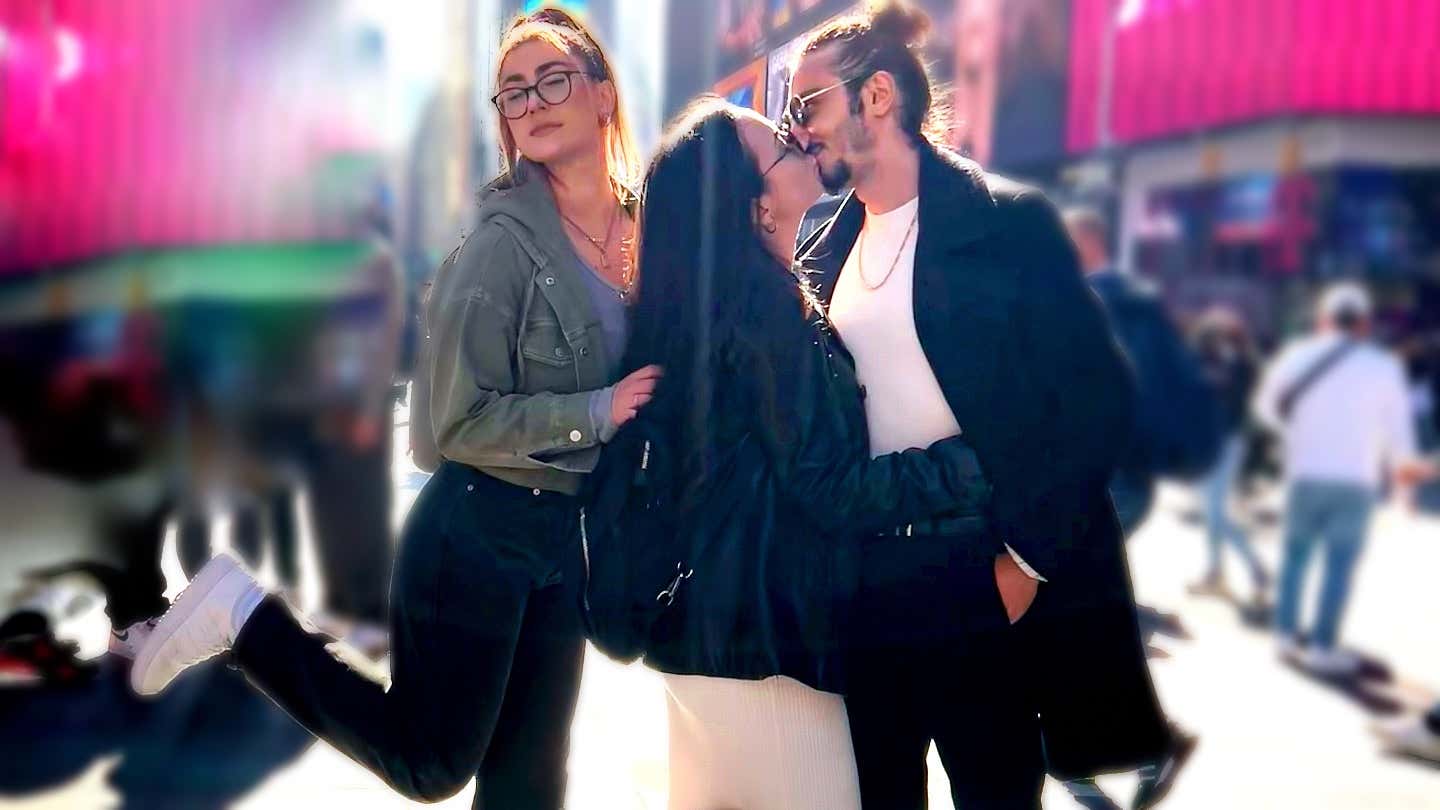 RUINING TOURISTS PHOTOS!