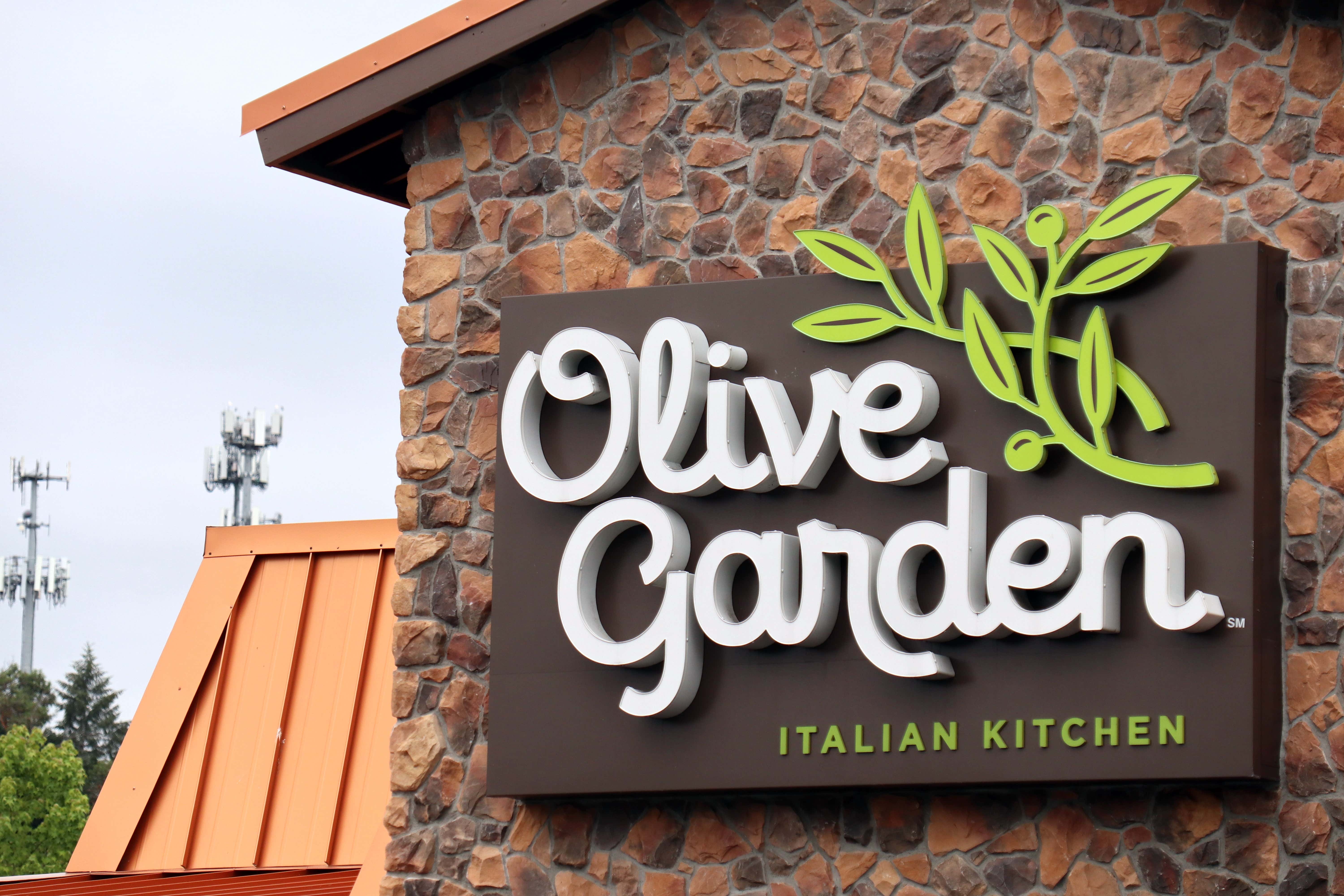 'If Your Dog Died, You Need To Bring Him In And Prove It': An Olive Garden Manager Was Fired For An ALL-TIME Rant About Employees Calling Out Of Work