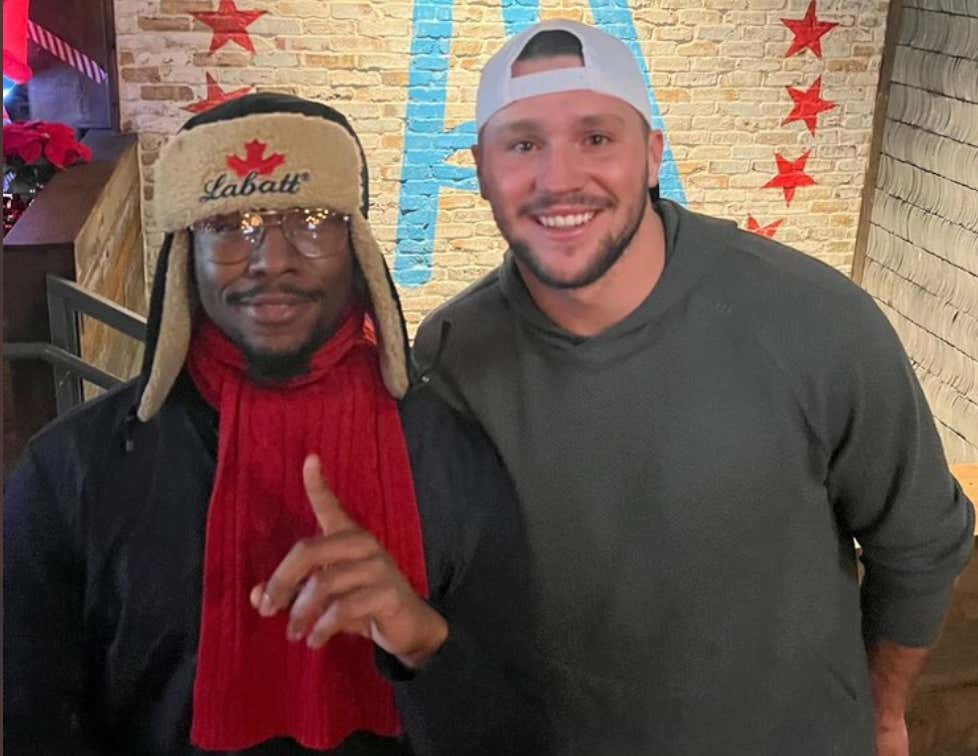 The Bills Were Stranded In Chicago So They Spent Christmas Eve At Barstool River North