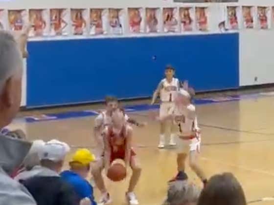 Cincinnati Kid Reaches The Peak Of Life With This Absurd Backwards Over The Head Buzzer Beater