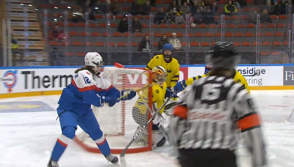 Popping The Water Bottle On A Michigan Goal Is As Disrespectful As It Gets