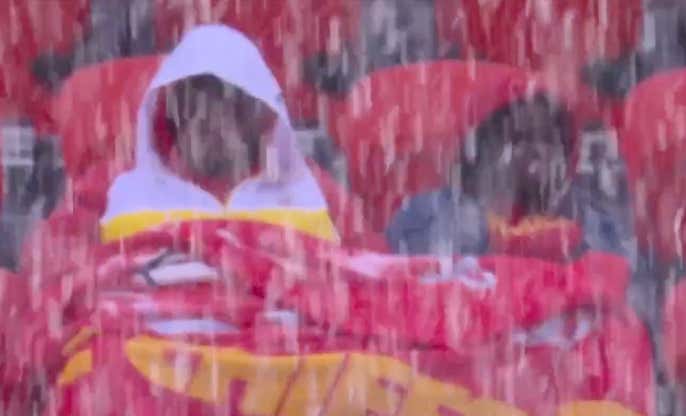 WE HAVE SNOW IN KANSAS CITY TO KICK OFF DIVISIONAL PLAYOFF WEEKEND