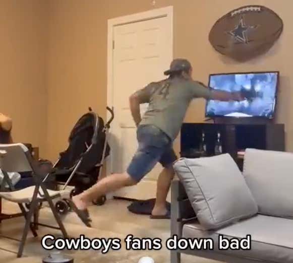 Good Friends Don't Invite Other Friends Over To Watch The Game If Their TV Is Under 30 Inches