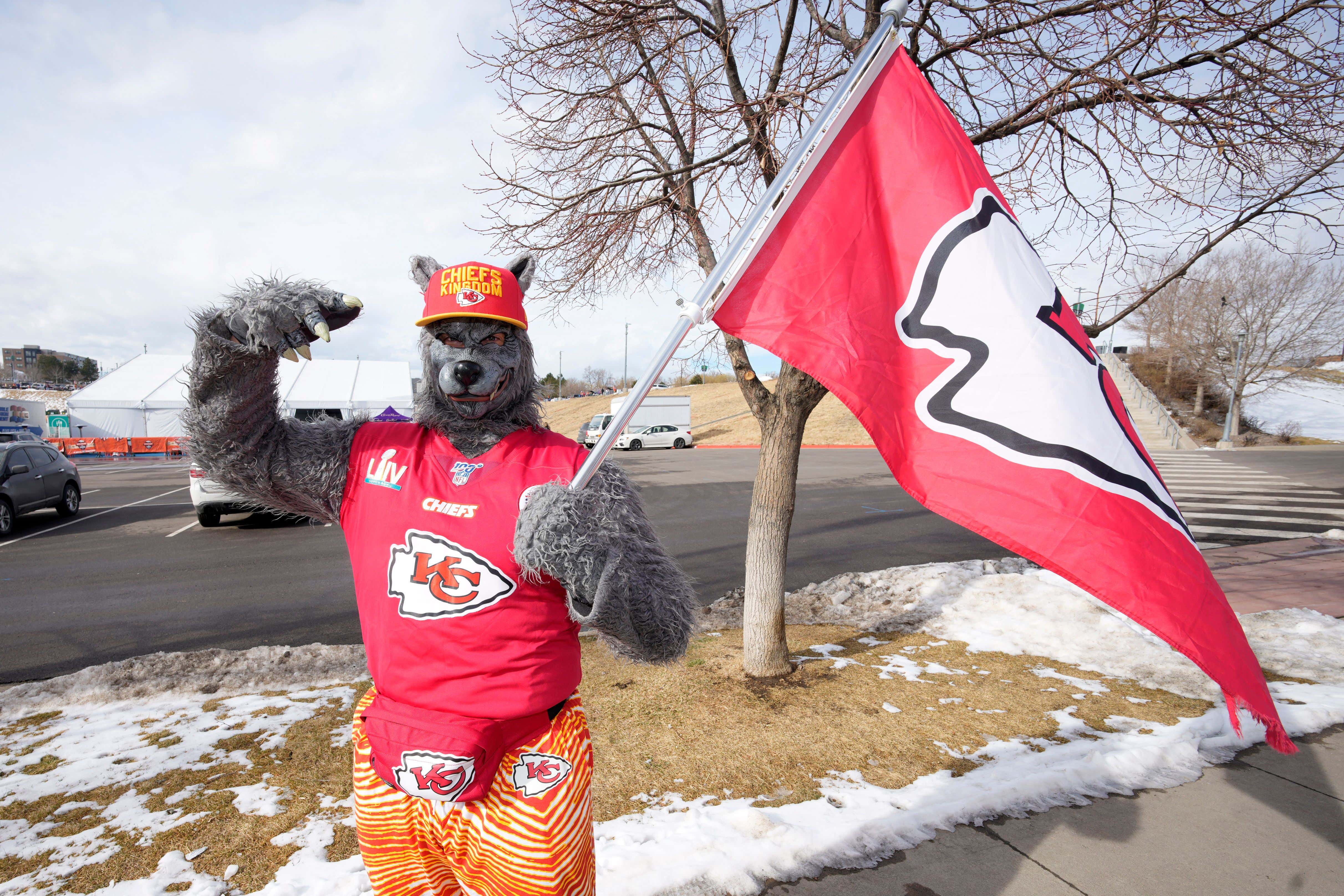 ALLEGED BANK ROBBING CHIEFS SUPERFAN "CHIEFSAHOLIC" IS ASKING TO BE RELEASED FROM JAIL BEFORE THE SUPER BOWL