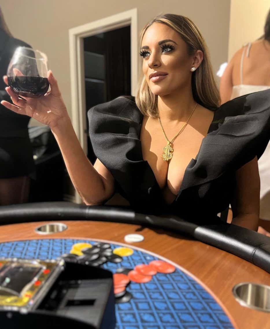 Barstool Chicago's Local Smokeshow Of The Day - Jenna