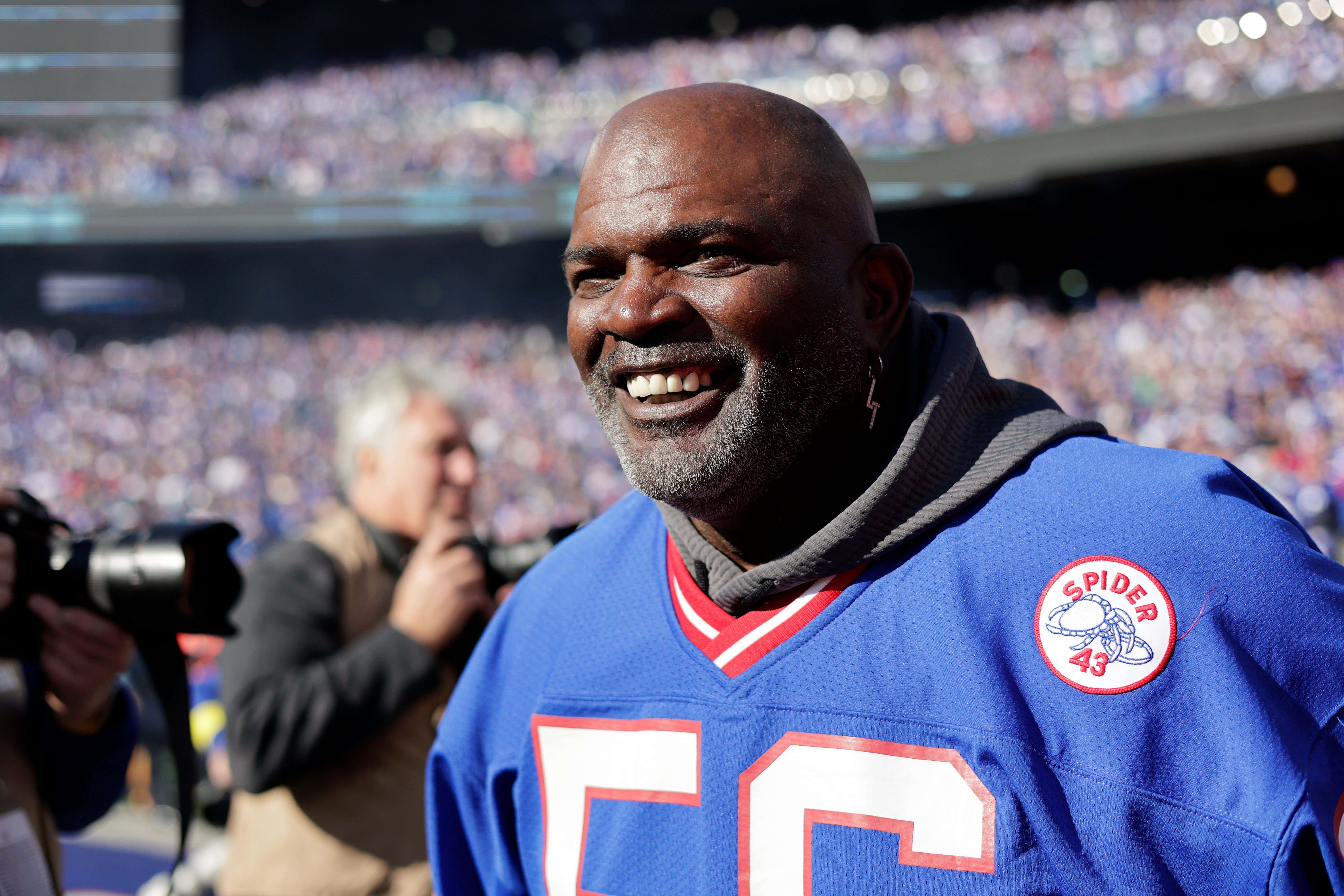 Defensive GOAT Lawrence Taylor Insists Tom Brady is Not the Offensive GOAT