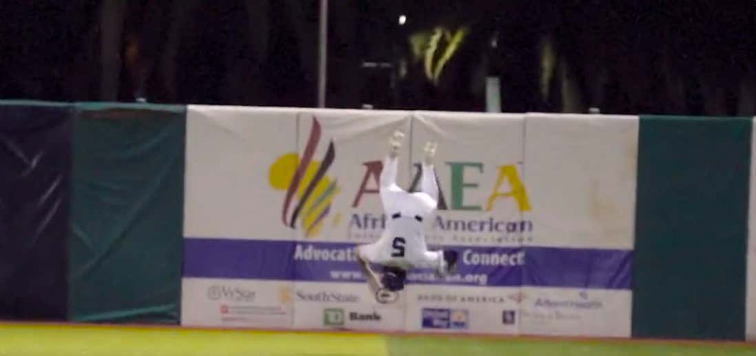 This Backflip Catch In The Savannah Bananas' Game May Be The Most Impressive Thing I've Ever Seen Happen In Sports