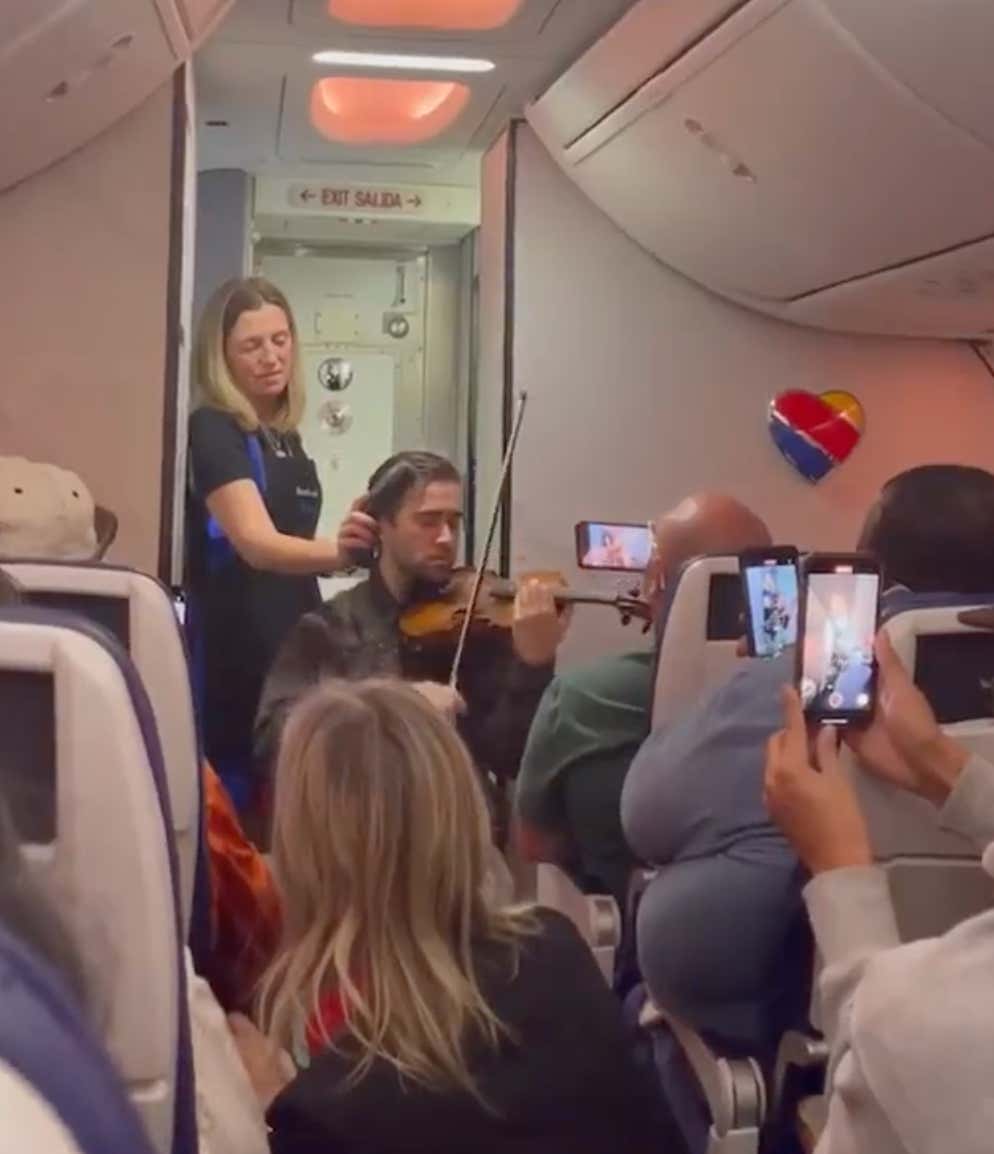 This 'Professional Violinist' Performing On A Southwest Flight Is An Absolute Asshole