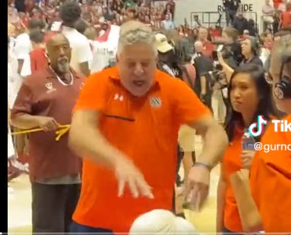 'JOKE! They Are Getting SMASHED!' - Bruce Pearl, Delivering One Of The Best Post Game Interviews While Losing His Shit On The Refs