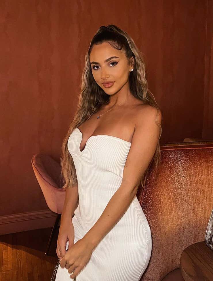 Barstool Chicago's Local Smokeshow Of The Day - Esterina