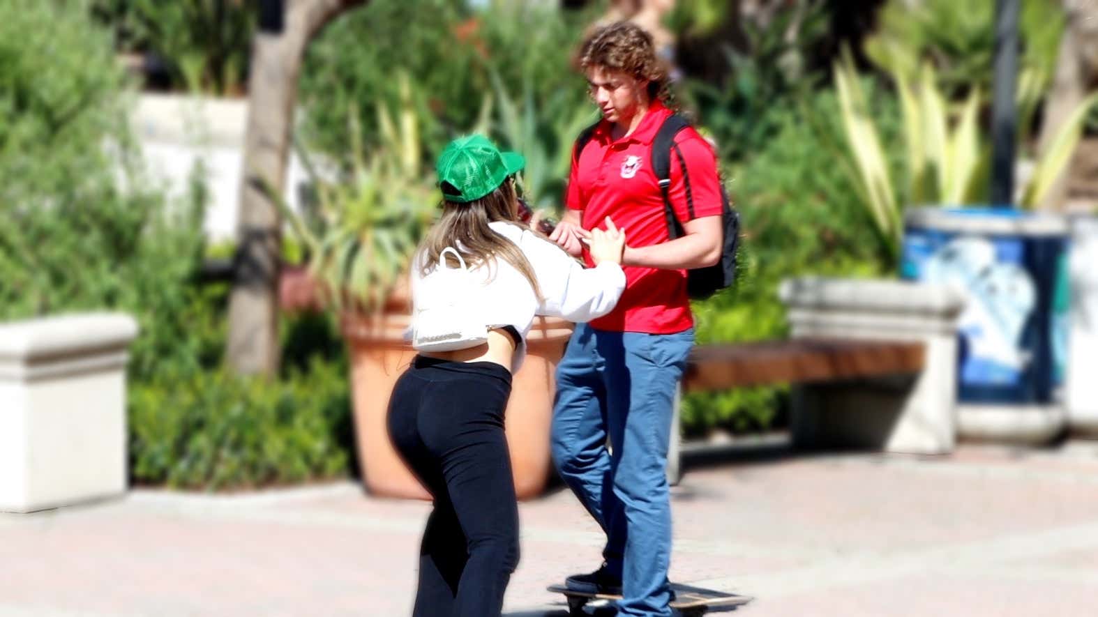 Picking Up Guys Without Using Words!