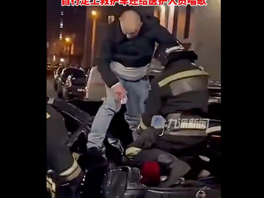 Видео, на котором россиянин падает с 19-го этажа, ударяется о землю и уходит, напевая. Слишком много на носу для России Видео, на котором россиянин падает с 19-го этажа, ударяется о землю и уходит, напевая. Слишком много на носу для России