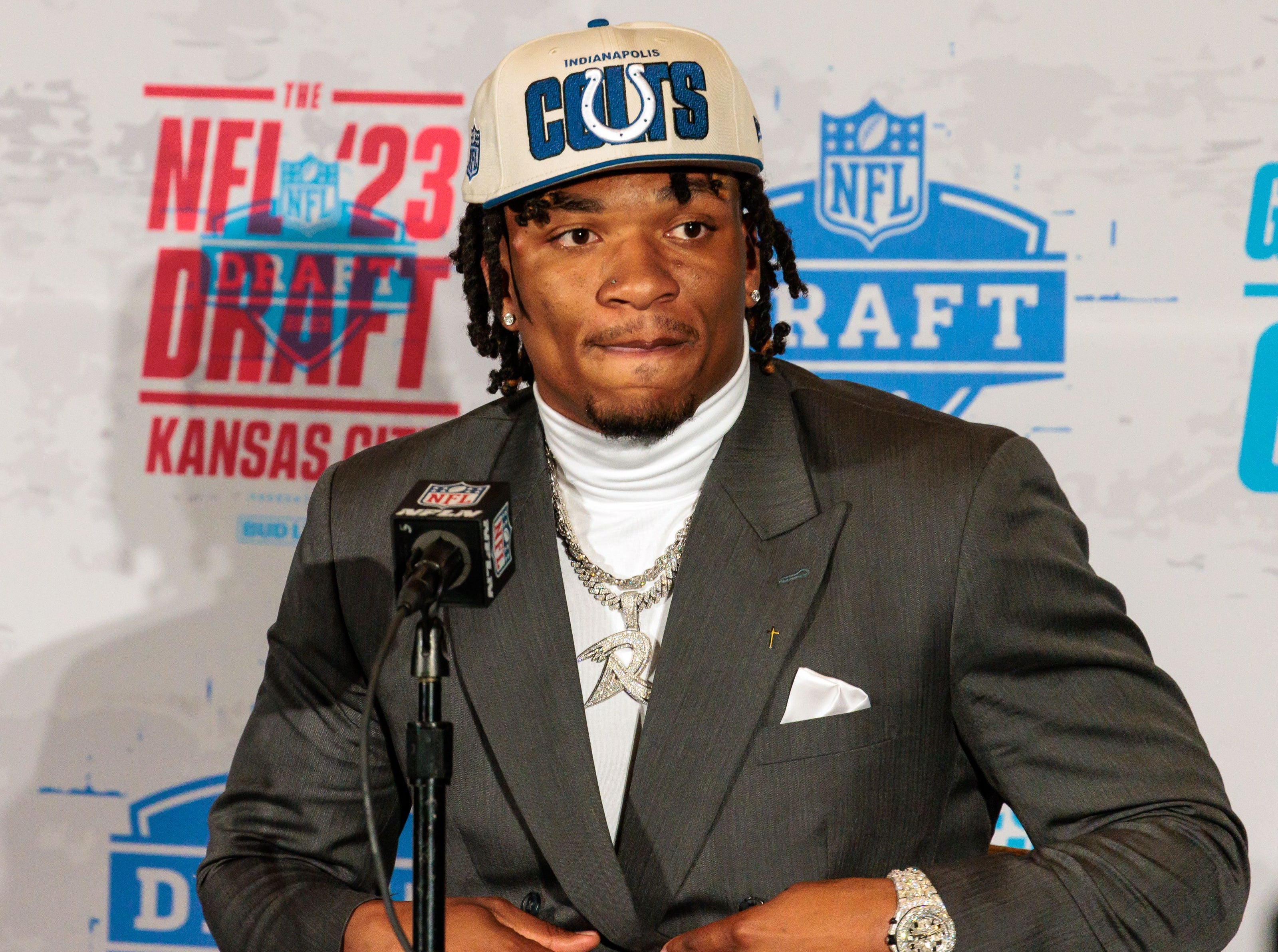 The Perfect Quarterback: Anthony Richardson Cleans Up Mess Left Behind by Inconsiderate Rookies at Orientation, Demonstrating High Character and Integrity, Will Light The NFL on Fire