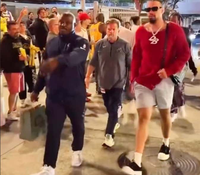 The Grizzlies Had To Do A Walk Of Shame Last Night In Front Of All Lakers Fans And It Was A Beautiful Sight To See