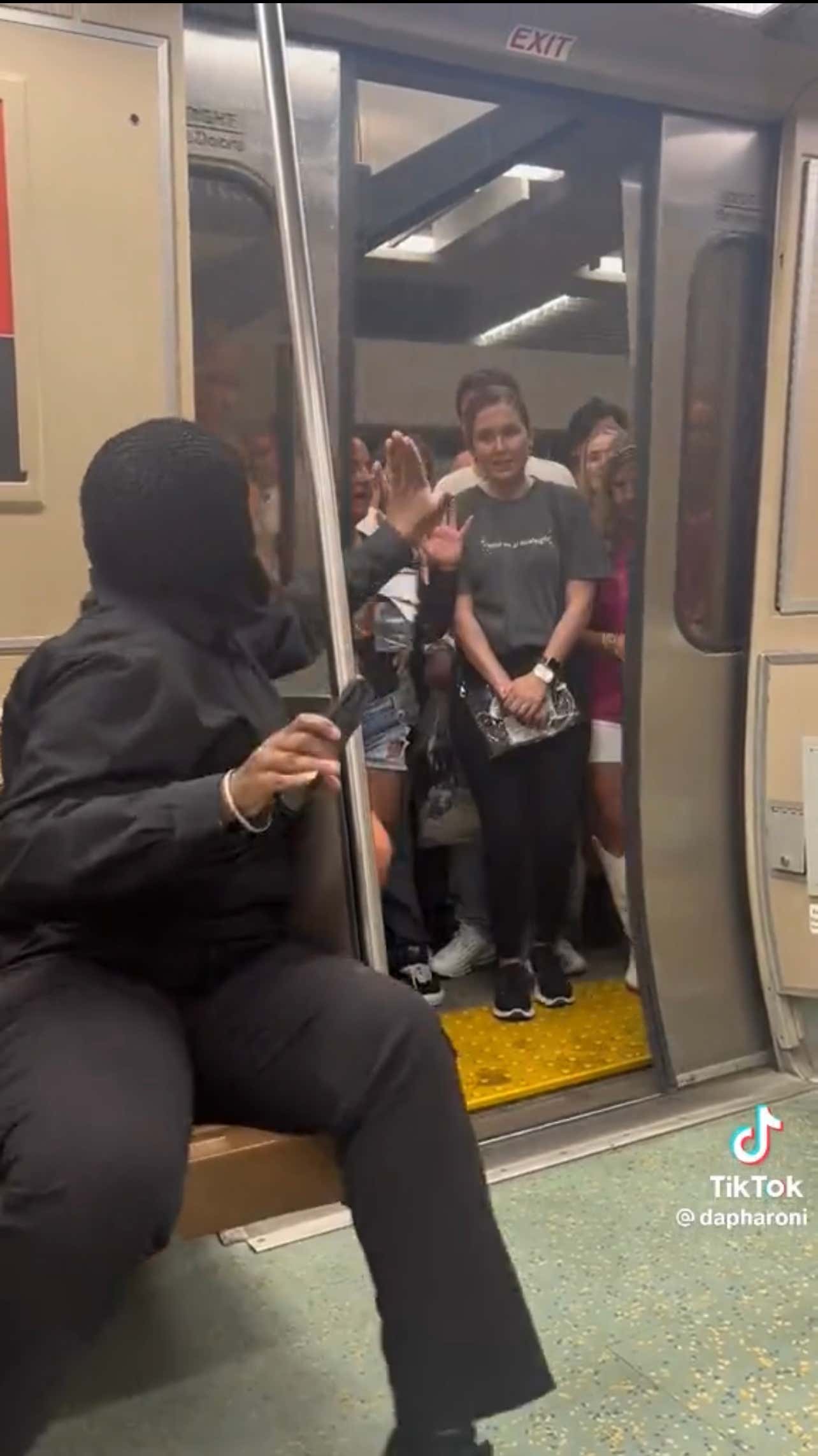 This Video Of Taylor Swift Fans Flooding Into A Subway Car Like Night Of The Living Dead Is The Most Terrifying Thing You Will See This Week