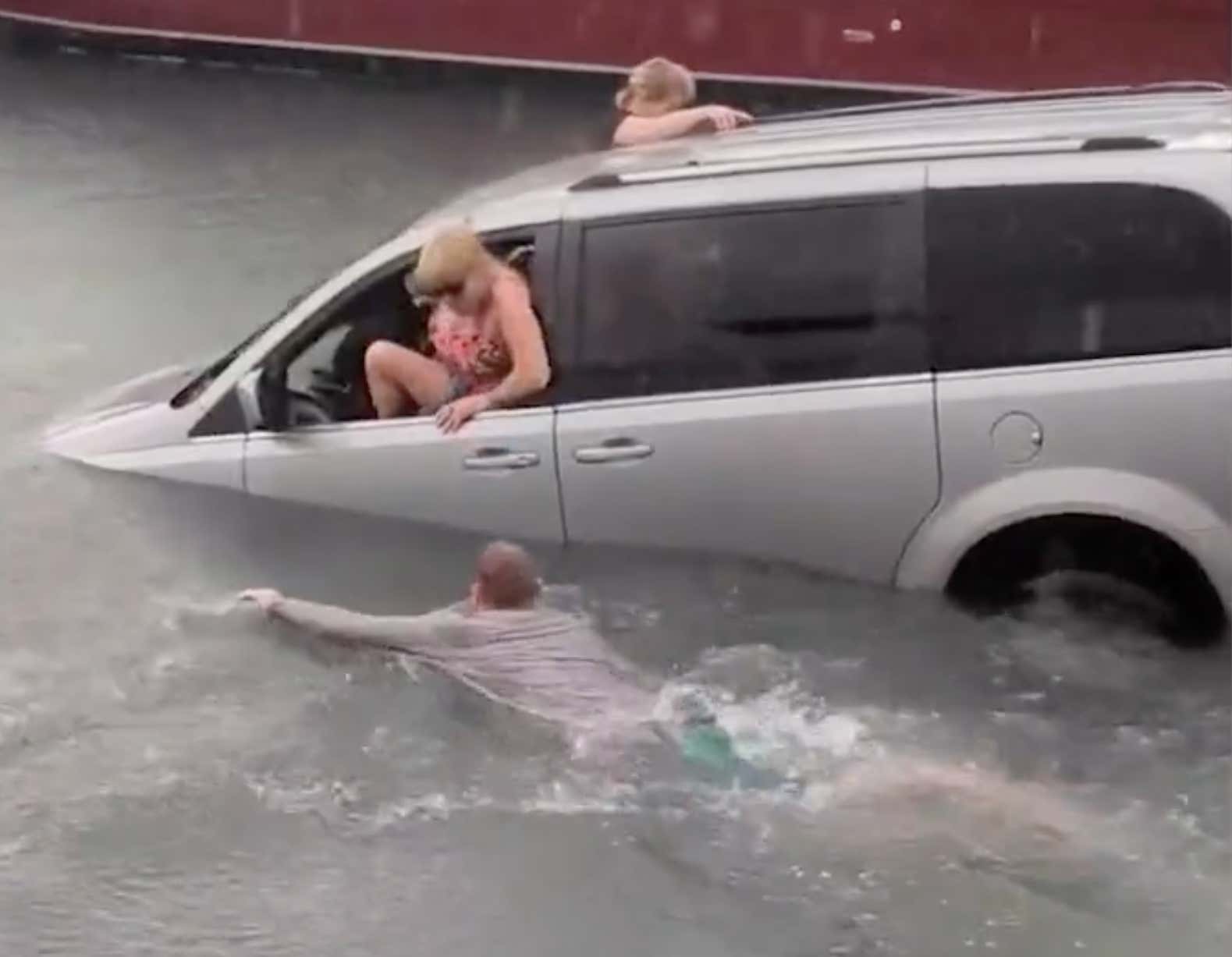 Two Tourists Drove Directly Into A Harbor While Following Their GPS And I Don't Think I Can Totally Blame Them