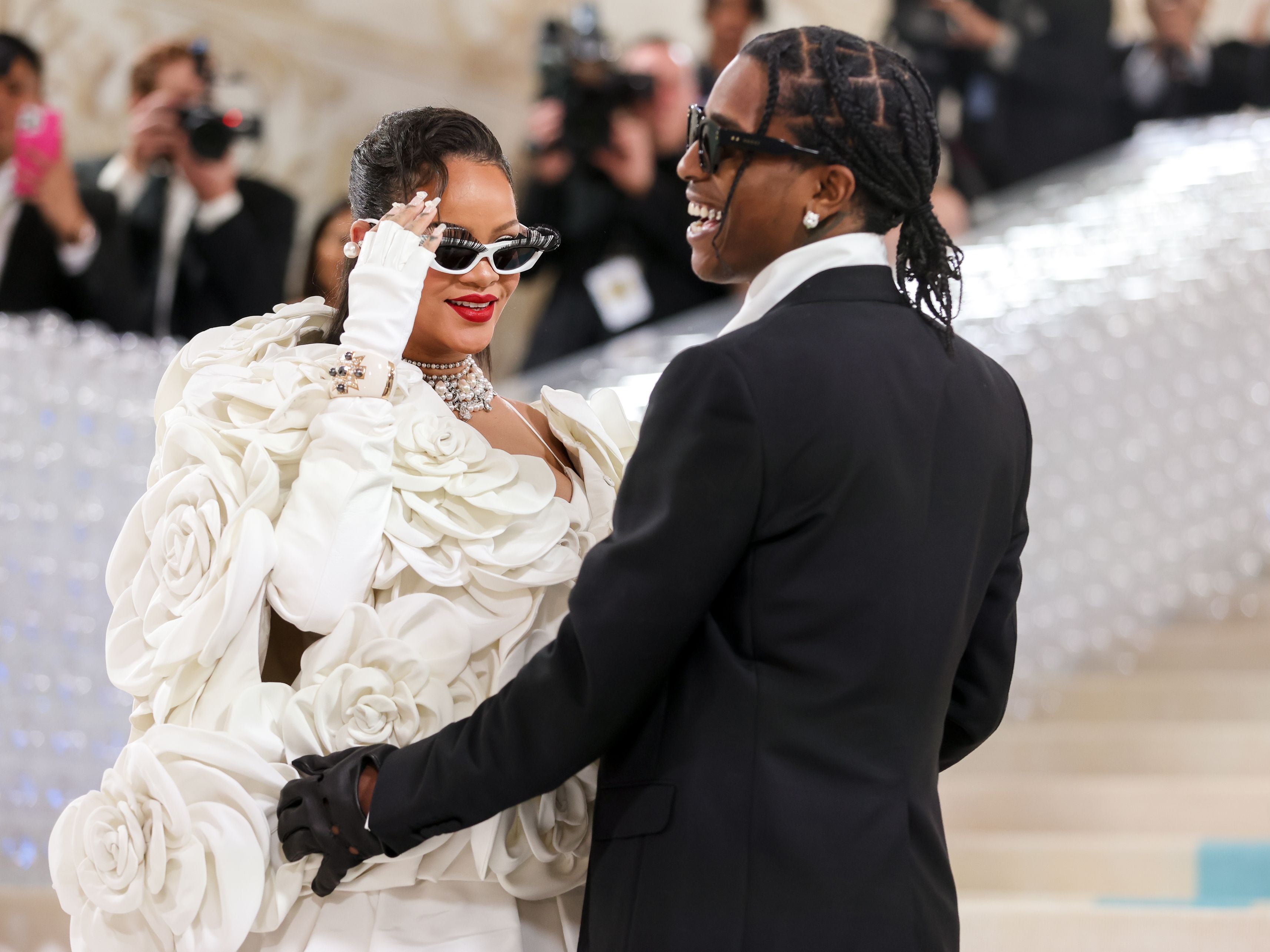 FINALLY Rihanna And A$AP Rocky Revealed Their Baby Name To The World And It's....RZA!!!