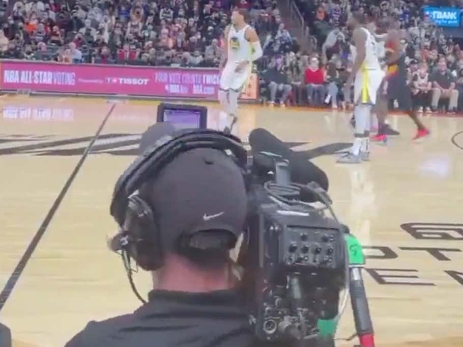 This Video Showing An NBA Cameraman Flawlessly Covering All The Action