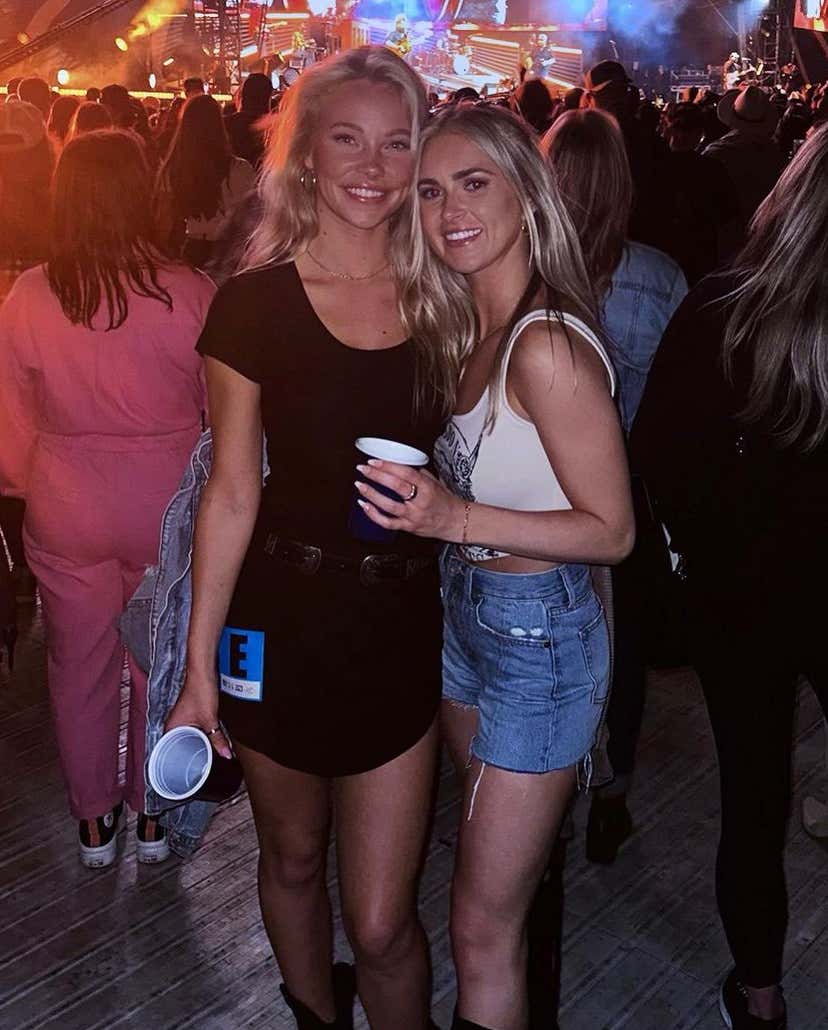 Barstool Chicago's Local Smokeshow Of The Day - Madi_img_4