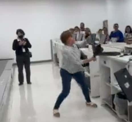 A+ Temper Tantrum - A Lady Started Smashing Computers At The Mexico City Airport Because They Wouldn't Give Her A Refund