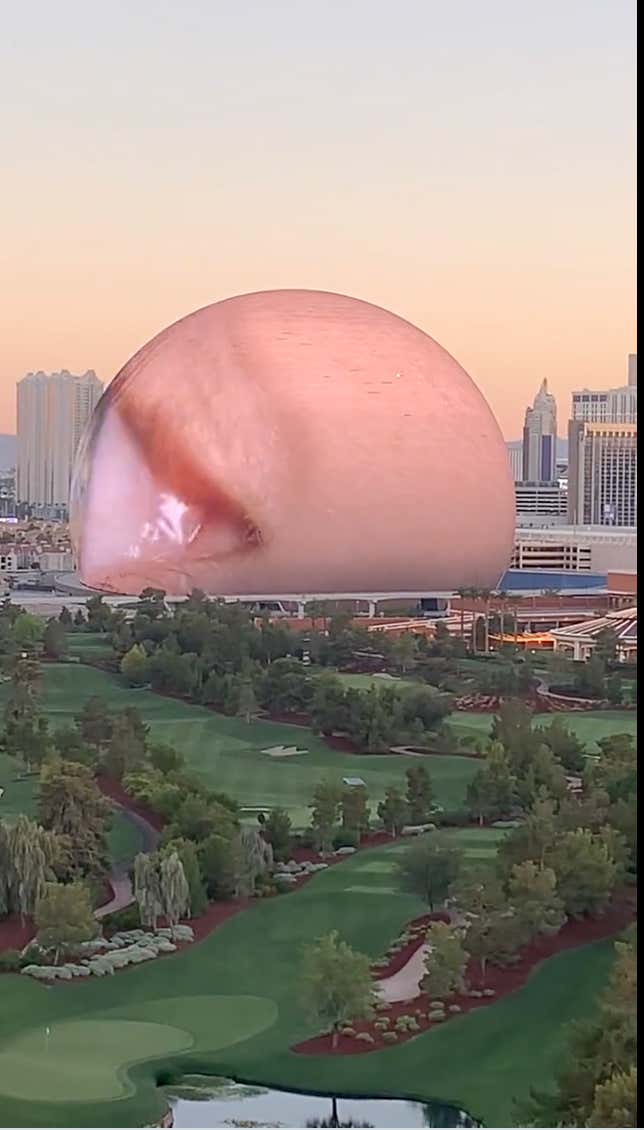 Imagine Golfing At One Of The Most Expensive Public Courses In The Country And You're Staring At A 366 Foot Tall Eyeball