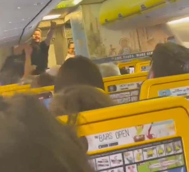 Today In Airline Assholery: Some Mad Lad Started Singing Over The Intercom On A Flight From Dublin While The Flight Attendants Just Sat And Watched