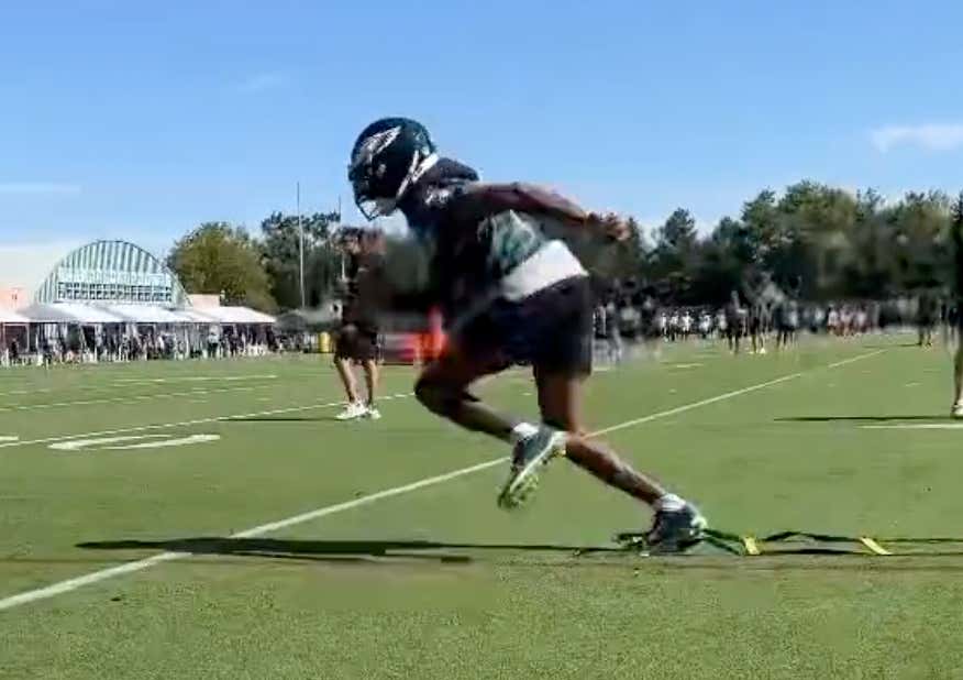 DeVonta Smith's Footwork Is All The Proof You Need That Alien Contact Has Been Made