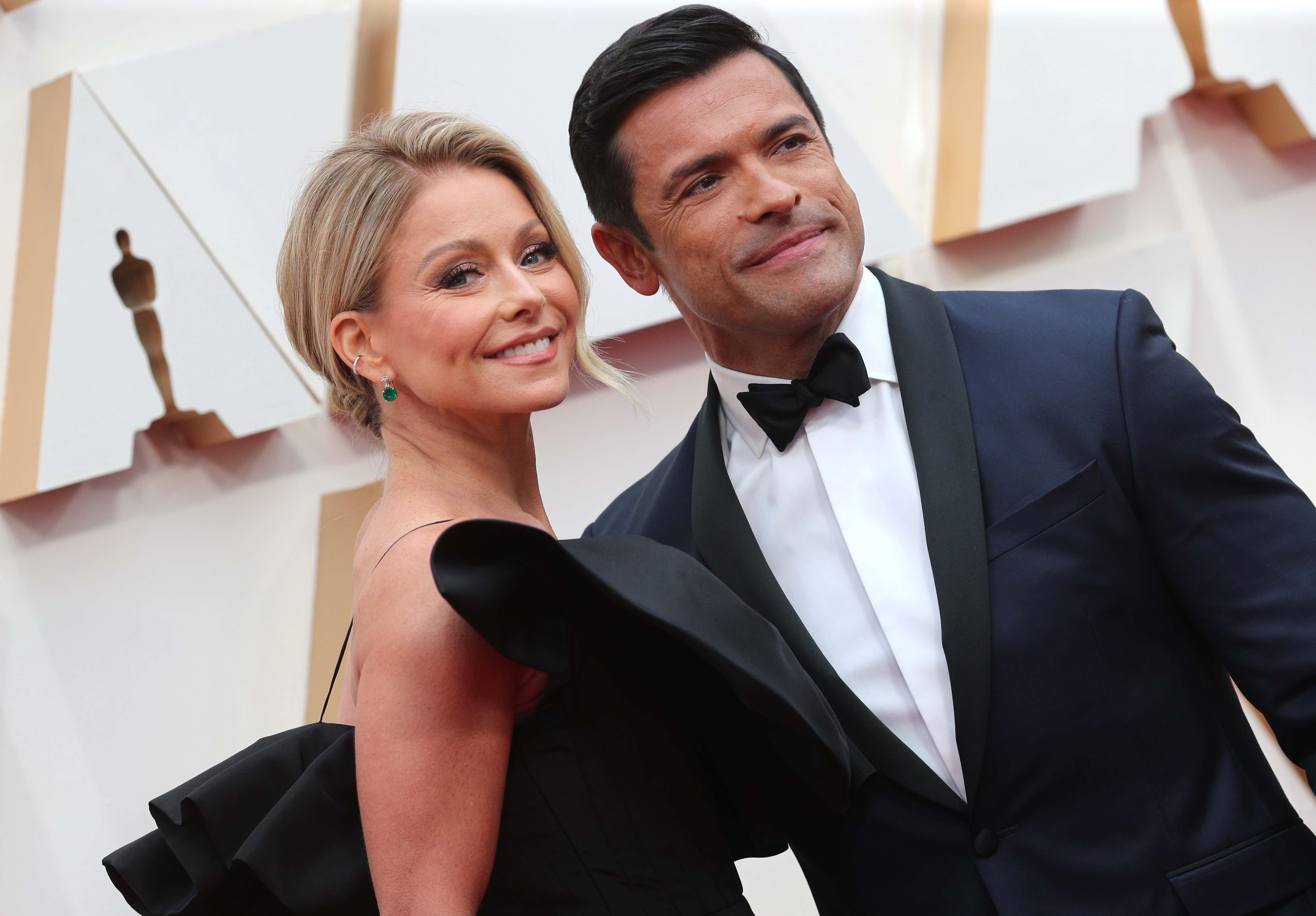 Kelly Ripa & Mark Consuelos' Daughter Walking In On Them Having Sex Twice On Her Birthday Is A TOUGH Break
