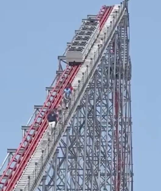 NOPE: Cedar Point Roller Coaster Stops At Its Highest Point, Riders Have To Walk Down Over 200 Feet On Some Flimsy Ass Looking Steps