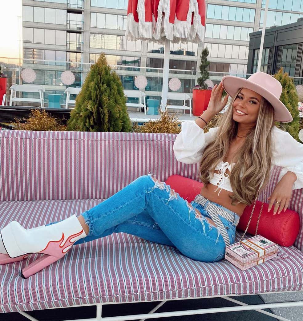 Barstool Chicago's Local Smokeshow Of The Day - Ashley