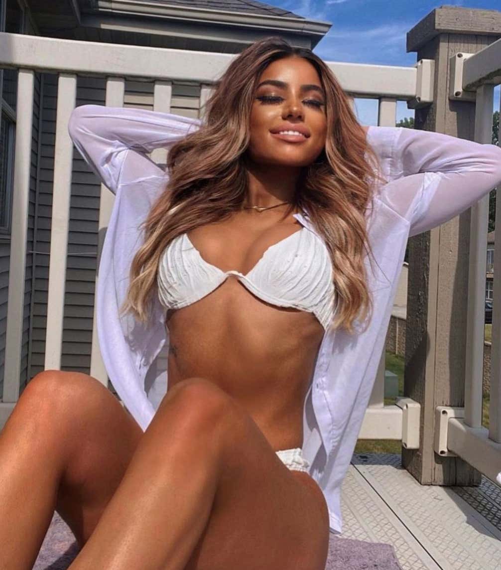 Barstool Chicago's Local Smokeshow Of The Day - Alice_img_6