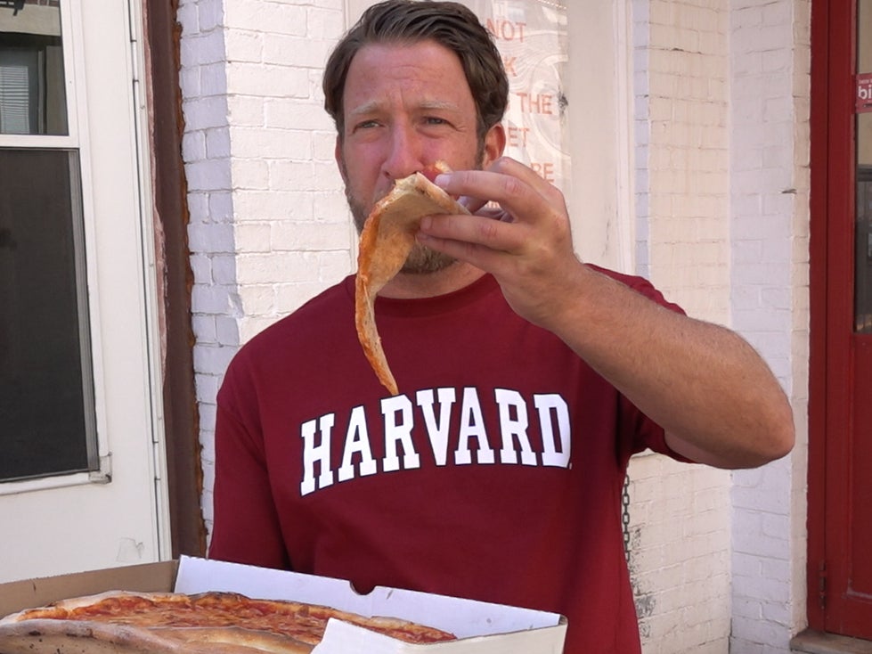 Barstool Pizza Review - Pinocchio's Pizza (Cambridge, MA)