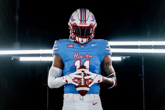 Alert The Masses: The Houston Cougars Uniforms  Inspired By The Houston Oilers For Saturday Are SO SICK