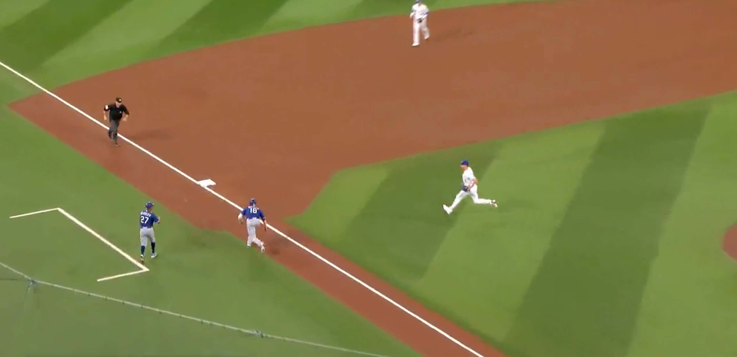 Mitch Garver May Be The Smartest Man In Baseball After Forcing Chris Bassitt Into a Balk Last Night