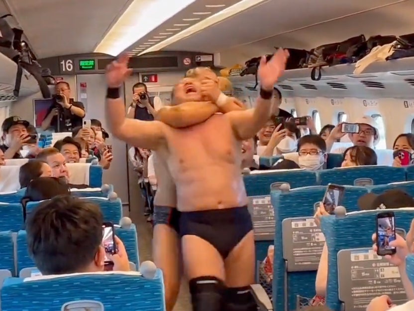 Now That's Rasslin': Japanese Wrestlers Break Out Into A Match While Riding A Bullet Train