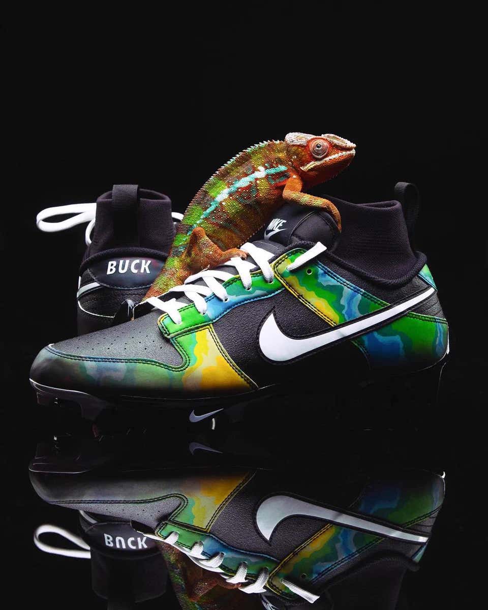 Oregon, The Kings Of Cool Uniforms, Are Now The Kings Of Cool Cleats With These New Nikes That Change Color