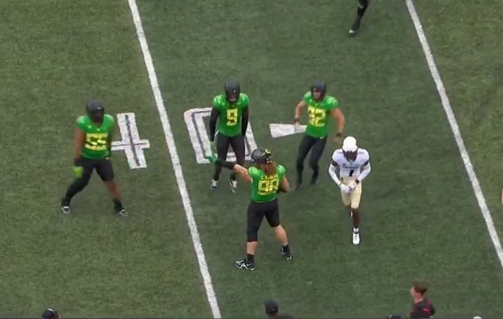 Oregon Ran An 18-Yard Fake Punt With A 300lb D-Lineman Down Colorado's Throat From Its Own 17