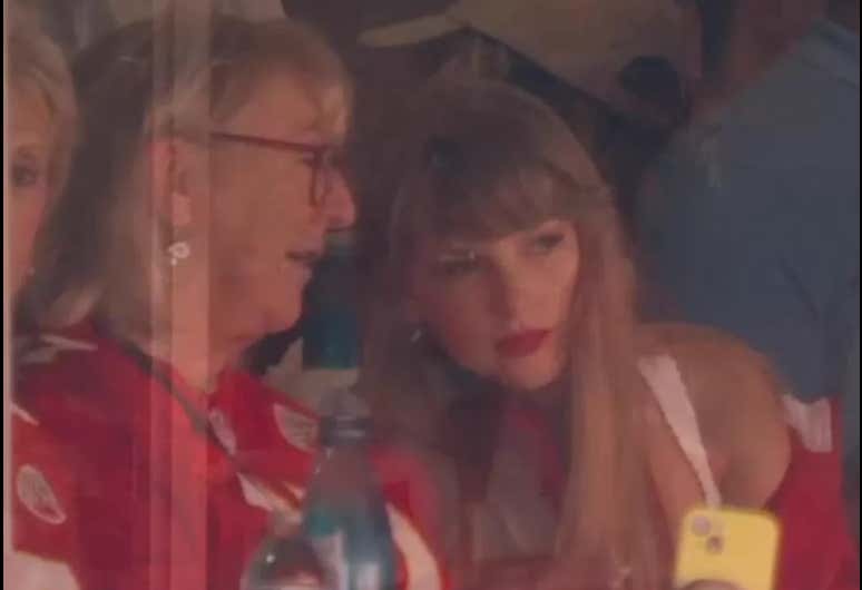 I'm Completely Speechless To See Taylor Swift Sitting Next To Donna Kelce At The Chiefs Game