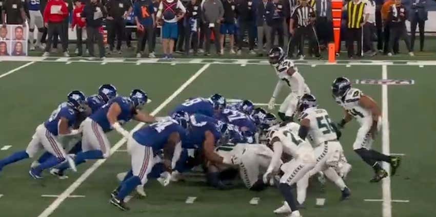 Ah Jeez, Would Ya Look At That. Yet Another Team That Can't Effectively Run The Tush Push